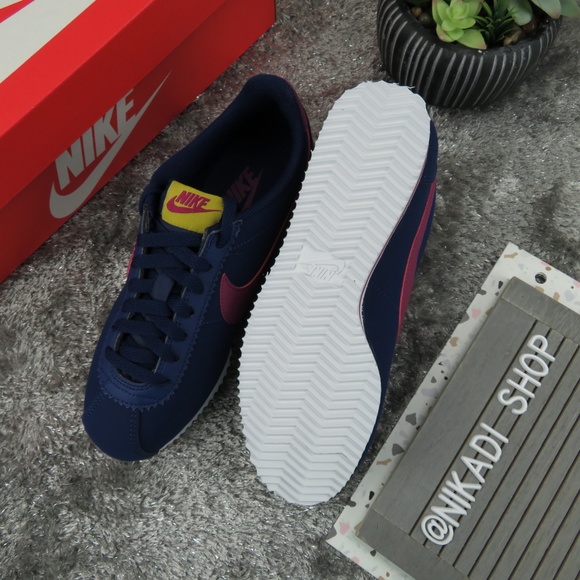 Nike Classic Cortez Leather Sneakers - Picture 5 of 5